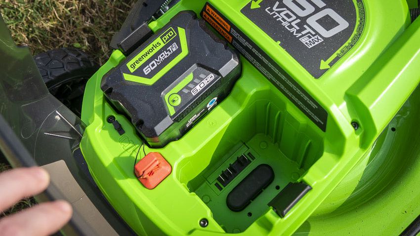 Greenworks 40V 46cm Lawn Mower with 4Ah battery 2A charger