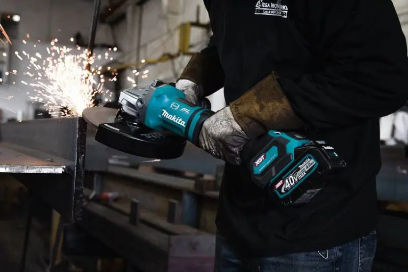 Makita 9 inch cordless grinder best sale