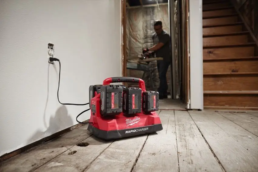 Milwaukee M18 Packout Six Bay Rapid Charger Pro Tool Reviews