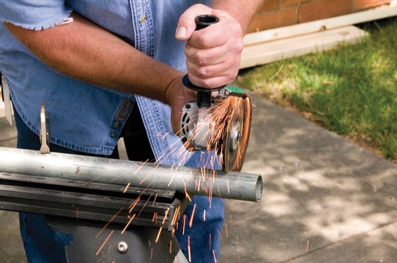 Image of Hitachi G 12SR3 angle grinder on Amazon's website