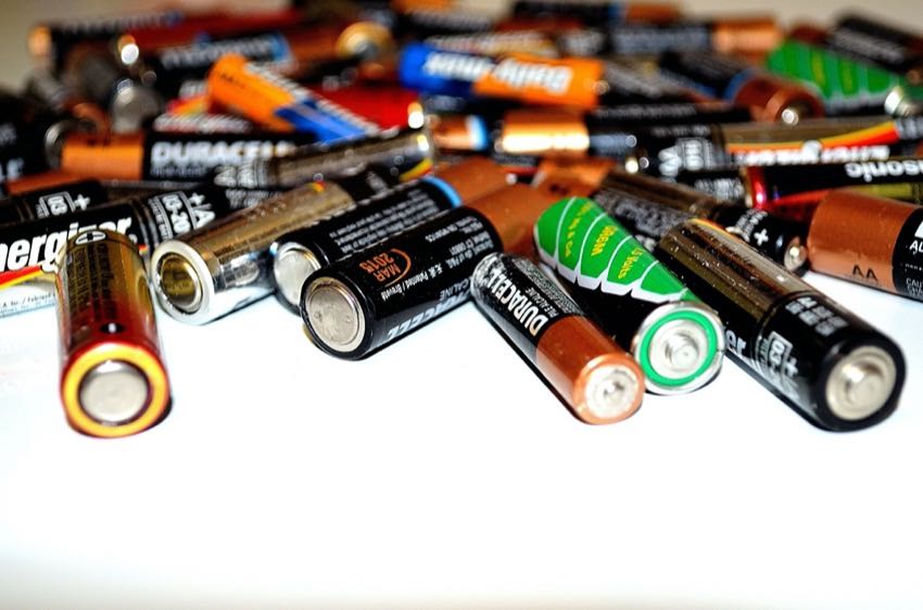 Home Li-ion Battery Keeps 1 Week of Electricity