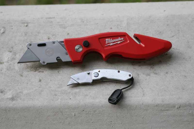 Milwaukee Fastback Folding Utility Knife size