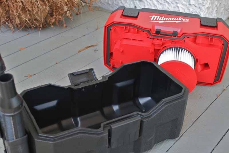 Milwaukee M18 Cordless Wet Dry Vacuum container
