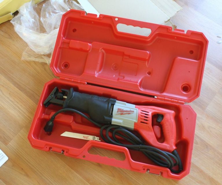 Milwaukee 6519-31 Sawzall Reciprocating Saw Kit Review