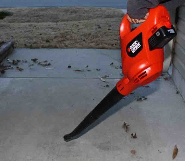 Black and Decker NS118 18V Blower Review