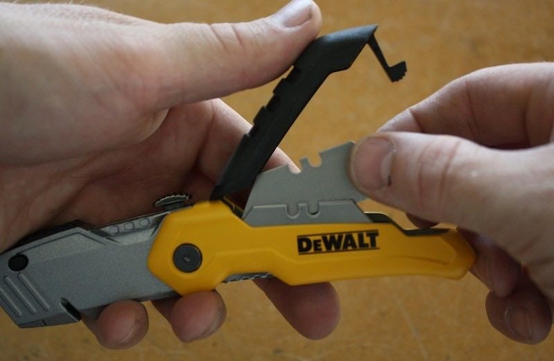 DeWalt Folding Utility Knife blade replace