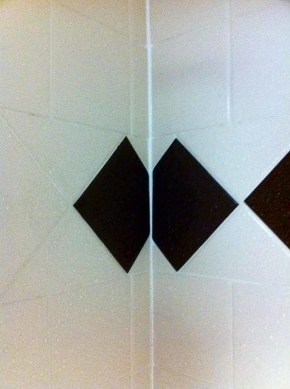 Worst tiling corner pattern