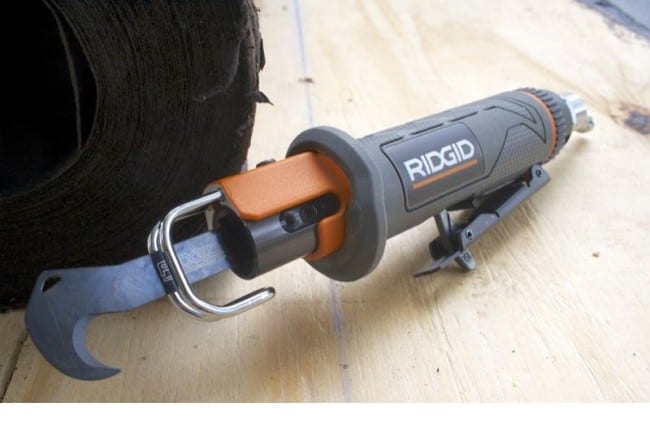Ridgid R040SCA Pneumatic Roofing Cutter angled