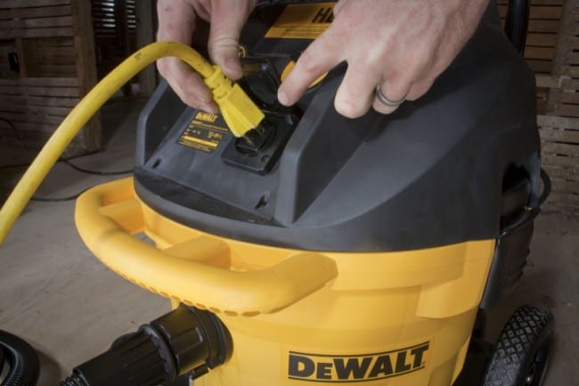 DeWalt DWV012 dust extractor outlet