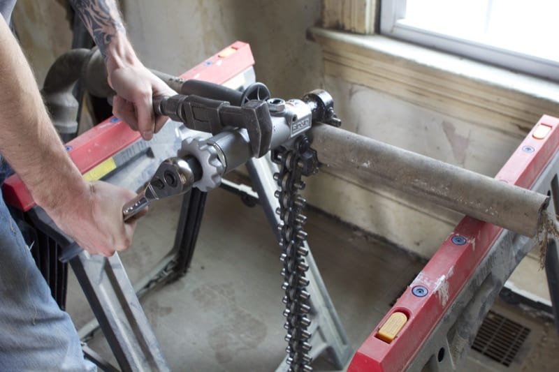 how to cut soil pipe with snap cutters