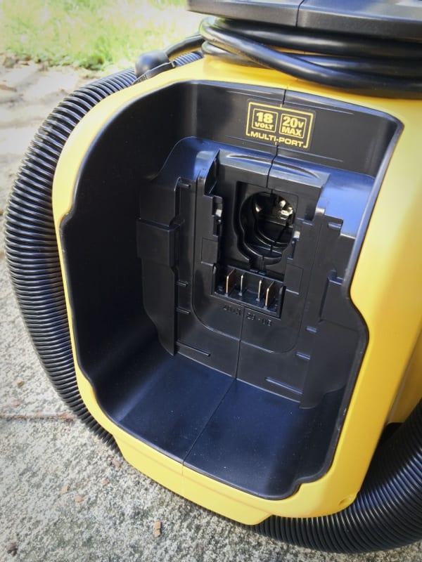DeWalt 20V vacuum battery compartment