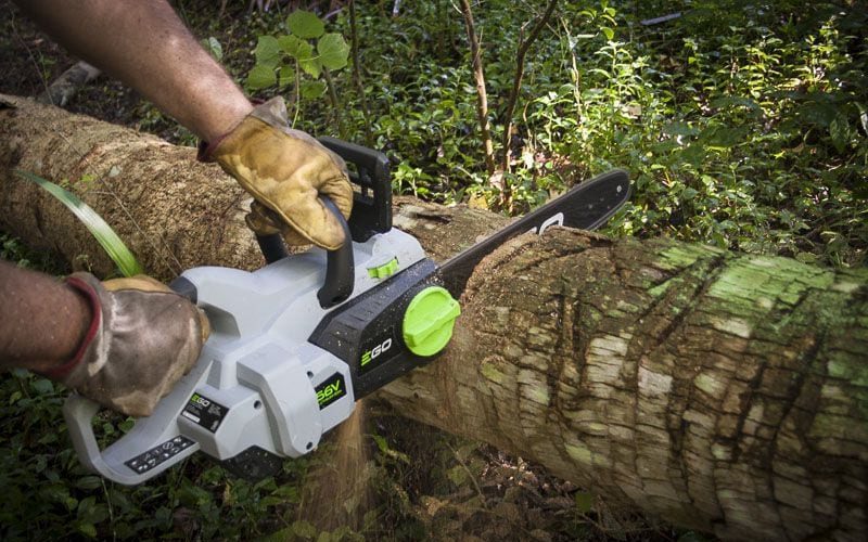 Why Use a Battery-Powered Chainsaw?