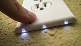 SnapRays Guidelights outlet plate