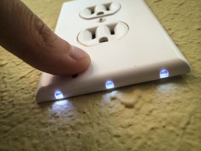 SnapRays Guidelights outlet plate