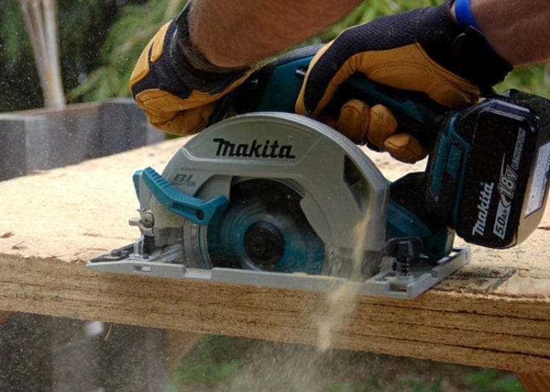 Makita XSH03Z Circular Saw Application