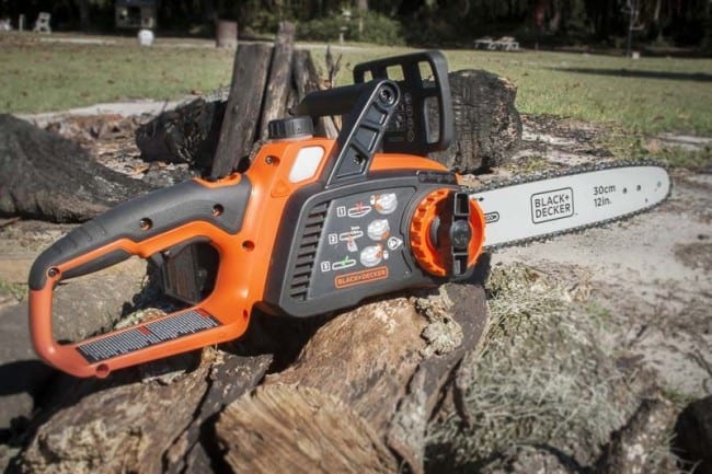 black and decker 40V chainsaw side