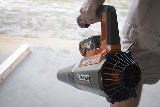 Ridgid Gen5X 18V Jobsite Blower in Use