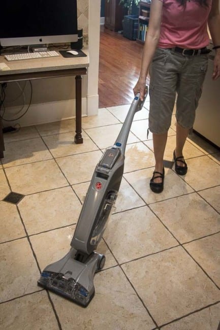 Hoover Floormate Cordless vacuuming