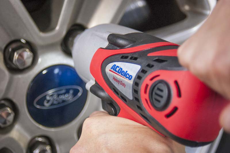 Lug nut hotsell impact wrench