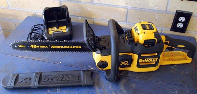 DeWalt 40V Max Chainsaw Package Contents