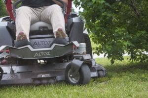 Altoz XC610Z mower turning