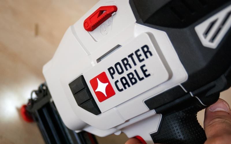 Porter-Cable-20V-Max-16-Gauge-Finish-Nailer08
