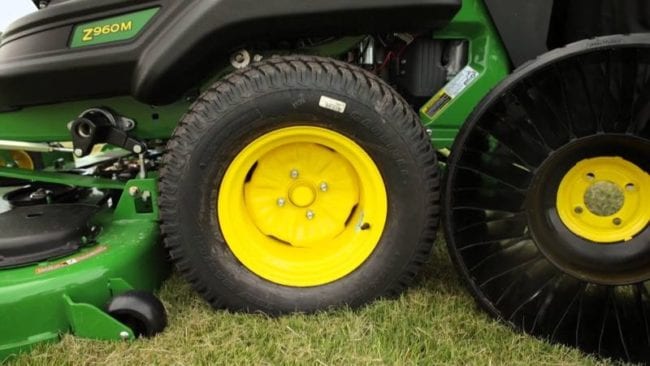 John Deere Z960M zero Turn deck