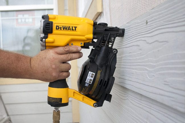 dewalt-dw45rn-coil-roofing-nailer-08