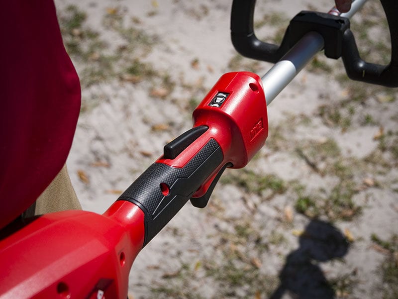 https://www.protoolreviews.com/wp-content/uploads/2017/03/Milwaukee-M18-Fuel-String-Trimmer-07-800x601.jpg