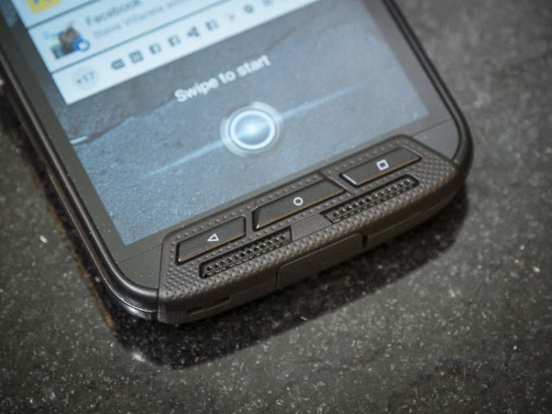 Kyocera DuraForce Pro phone buttons