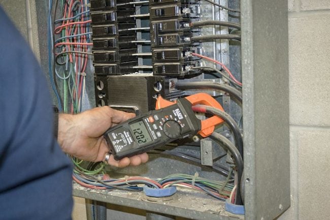 Klein Tools AC/DC Auto-Ranging Digital Clamp Meter