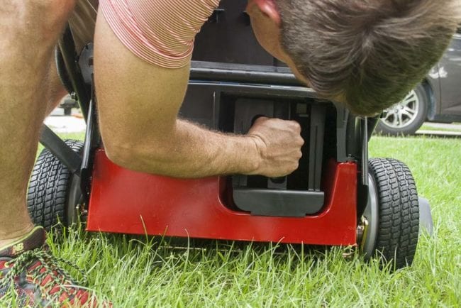 Toro 30 in lawn mower mulch plug