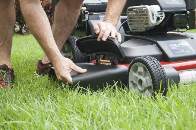 Toro 30 in lawn mower mulching