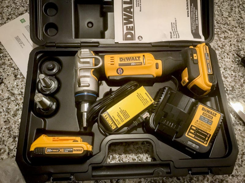 DeWalt DCE400 PEX Expander kit