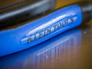 Klein Tools 9-Inch Journeyman Diagonal-Cutting Pliers