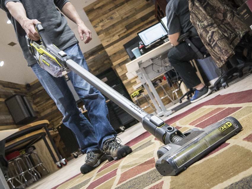 Ryobi EverCharge Cordless Stick Vacuum feature