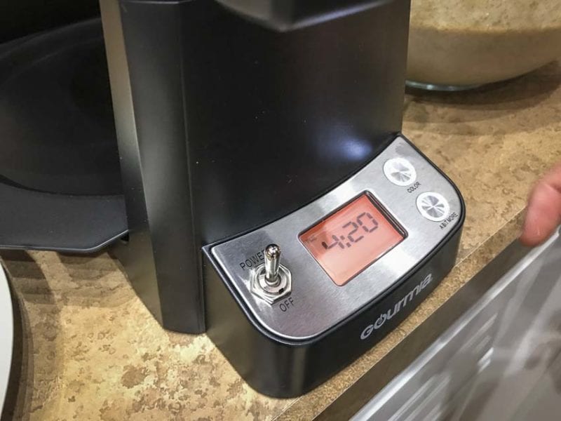 Gourmia waffle maker timer