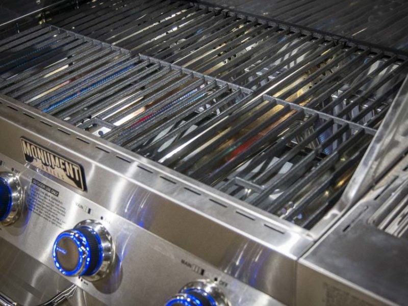 4-burner Monument Grill