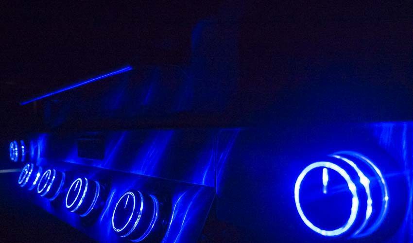 Monument Grill blue LEDs knobs