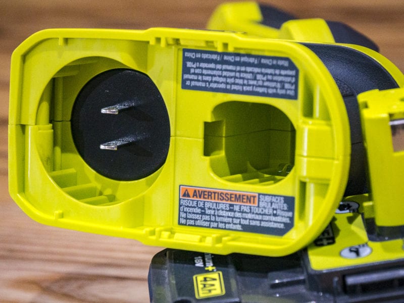 Dual power options with LED Jobsite Lights - Buying Guide