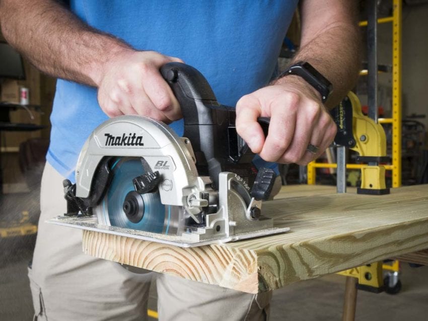 Makita Sub-Compact Circular Saw Review: 6-1/2" XSH04