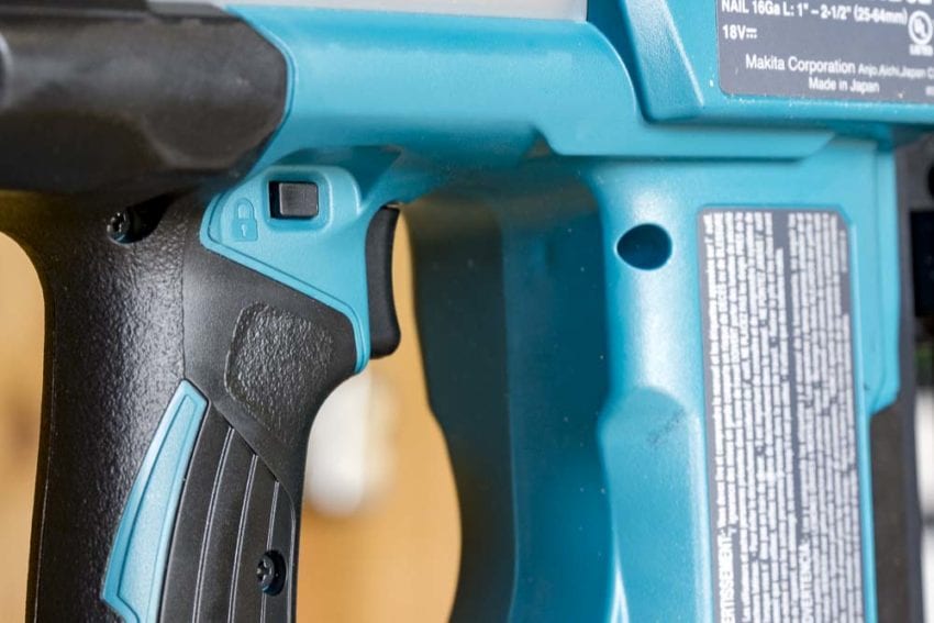 Makita XNB02 16Gauge Cordless Finish Nailer XNB02 Review PTR