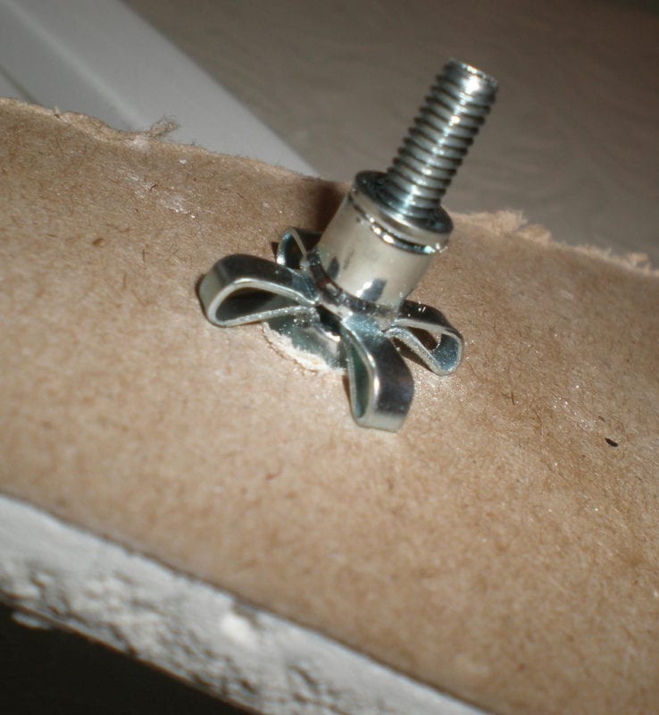 How to Use A Drywall Anchor