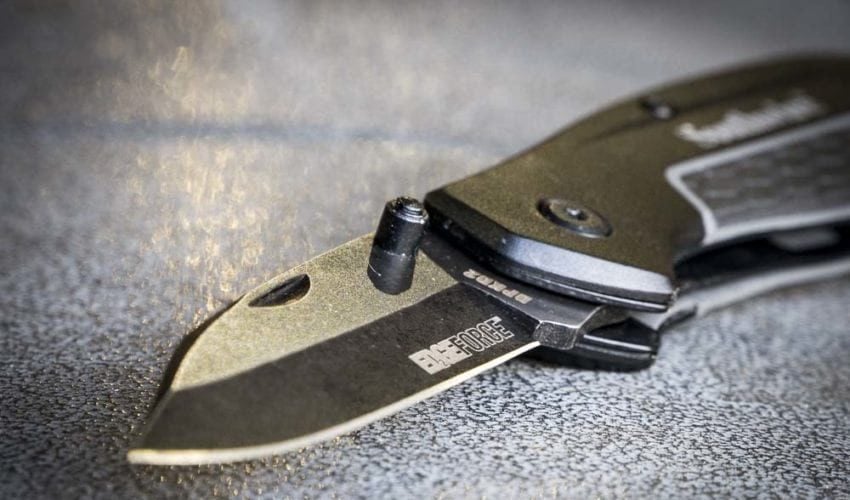Southwire Pocket Knife: EdgeForce D2 Steel For a Great Price