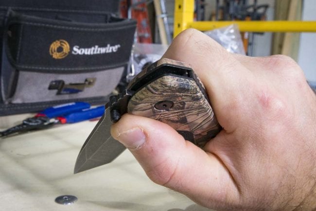 Southwire Pocket Knife: EdgeForce D2 Steel For a Great Price