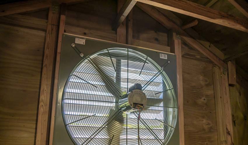 How to Install a Commercial Wall Exhaust Fan