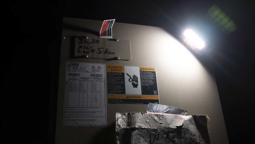 Milwaukee Rover Pivoting Flood Light 2114