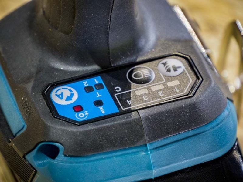 Makita XDT16 tool controls