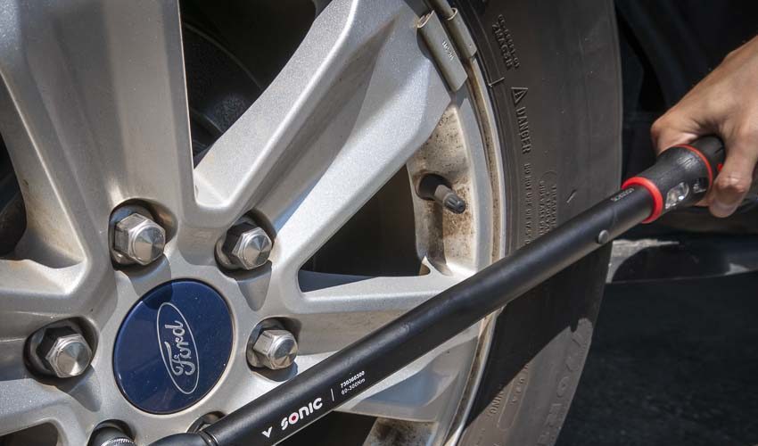 Sonic Tools Two-Way Torque Wrench
