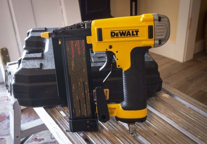 DeWalt DWFP2350K pin nailer